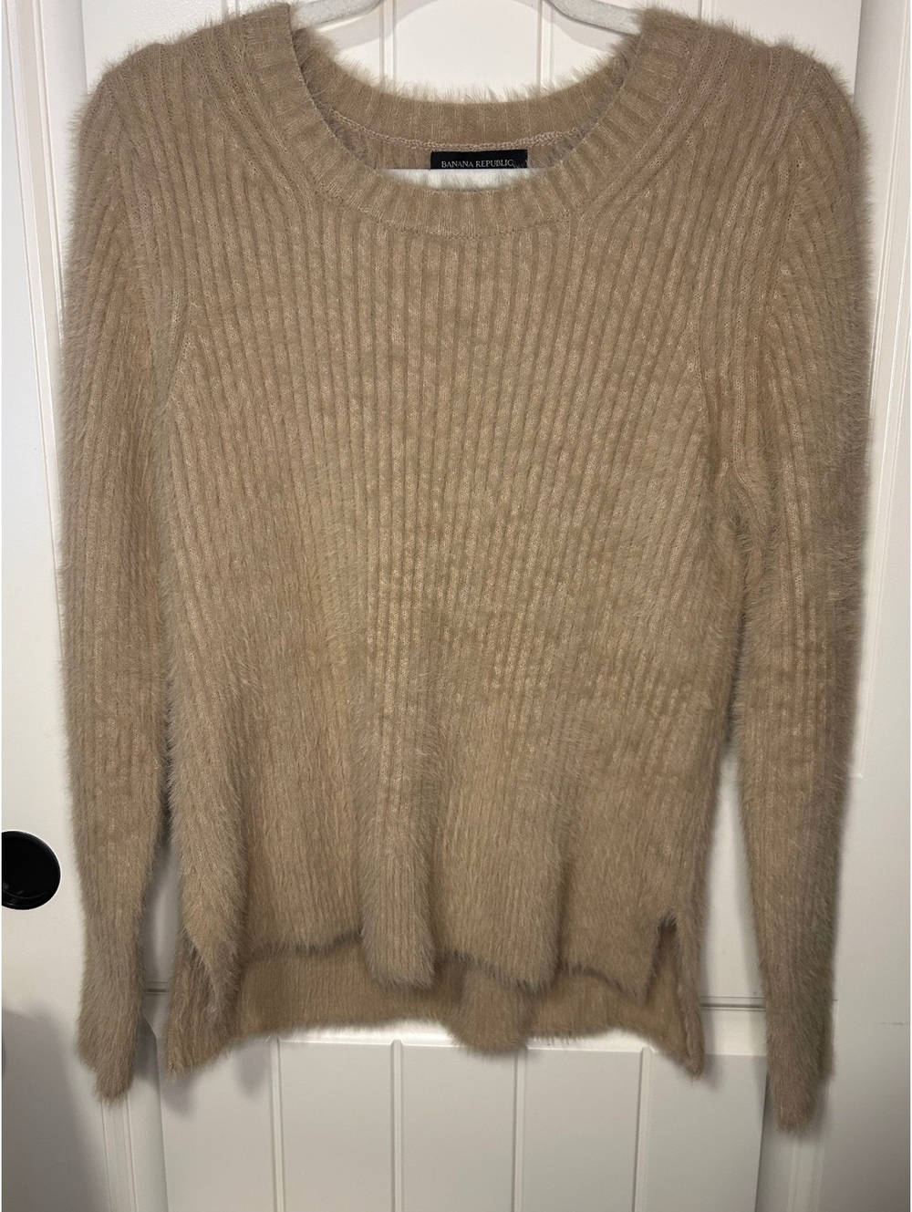 BR Fuzzy Eyelash ribbed split hem sweater small